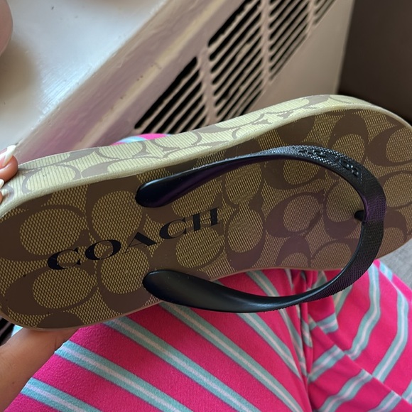 Brand new wore it one time - Picture 4 of 4